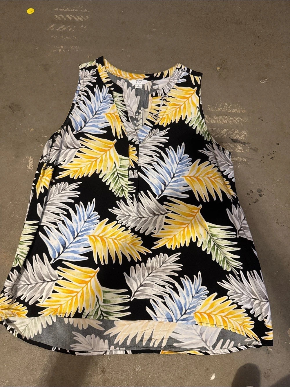 crown & ivy Floral Sleeveless Top in Black & Yellow Size Small